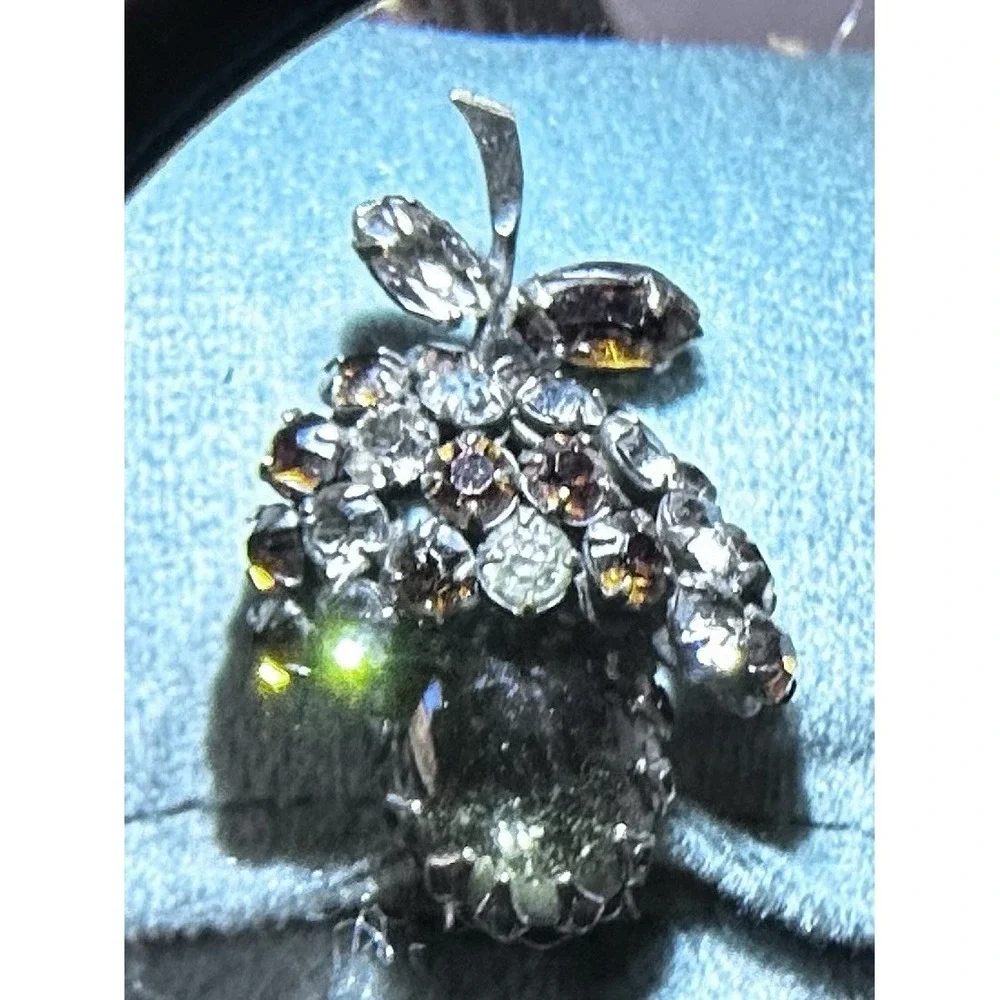 VTG Unsigned Schreiner NY Berry Rhinestone Cabochon 2 Prong Dress Fur Clip RARE